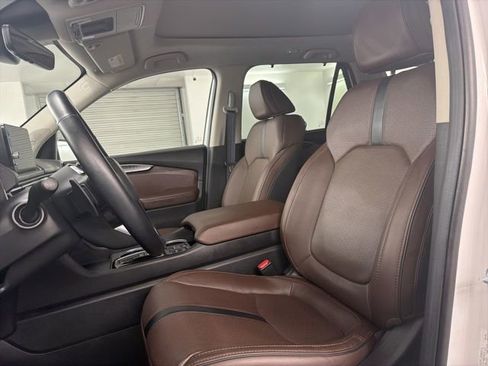 Used 2025 Honda Pilot Elite image 14