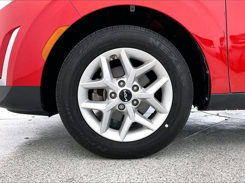 Used 2024 Kia Soul S FWD image 10