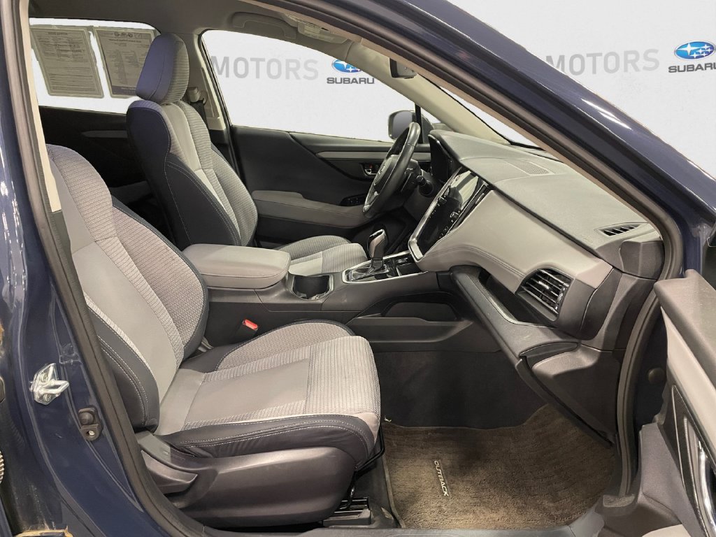 Used 2025 Subaru Outback Premium AWD/4WD image 15