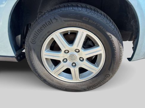 Used 2010 Chrysler Town & Country LX w/ PWR Convenience Group FWD image 8