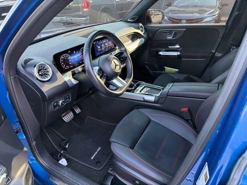 Used 2024 Mercedes-Benz GLB 250 image 2