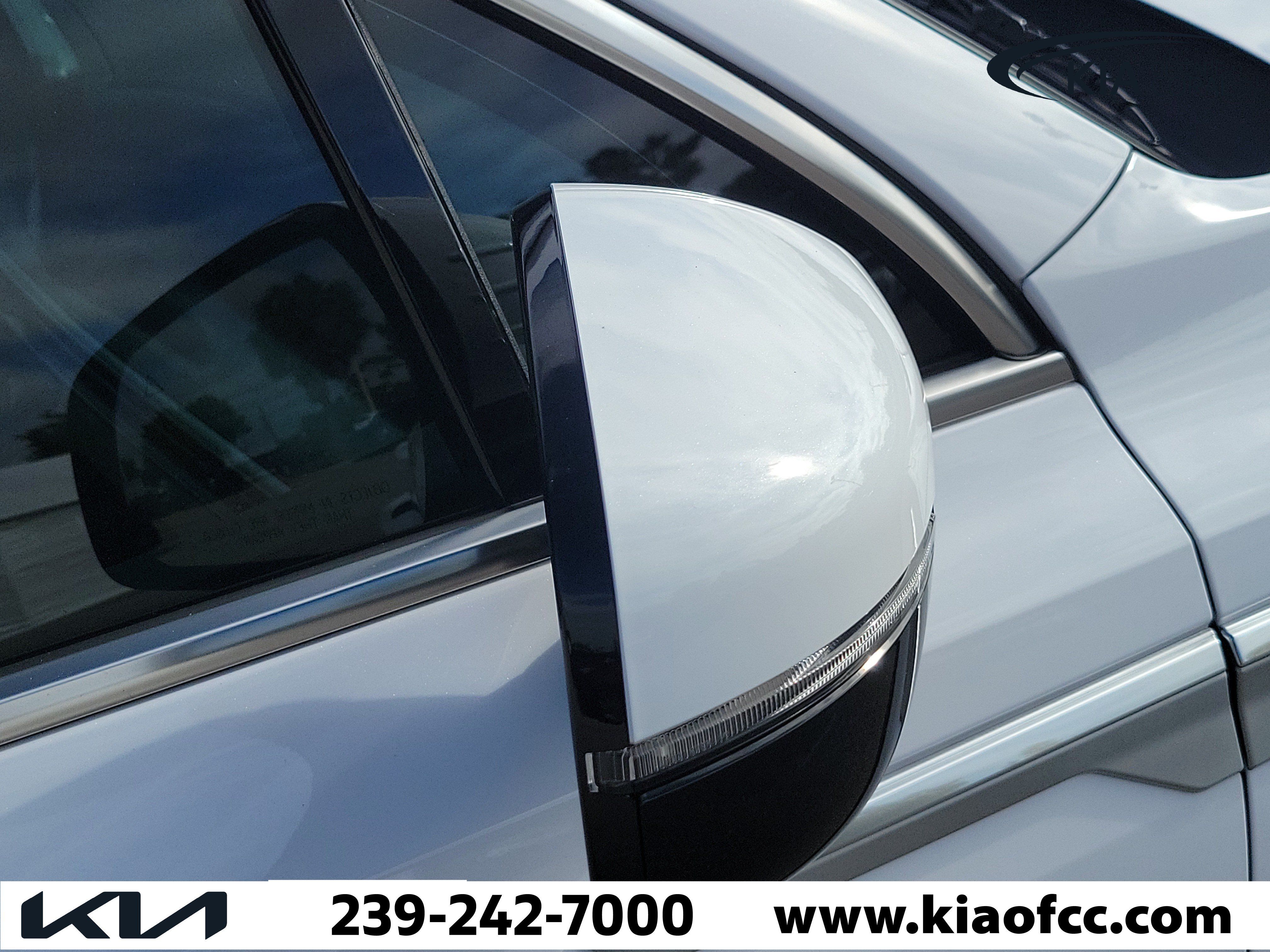 Certified 2025 Kia Sorento S w/ Panoramic Sunroof Package FWD image 8