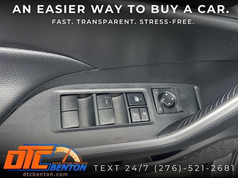 Used 2024 Toyota RAV4 LE AWD/4WD image 13