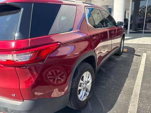 Used 2018 Chevrolet Traverse LT FWD image 5