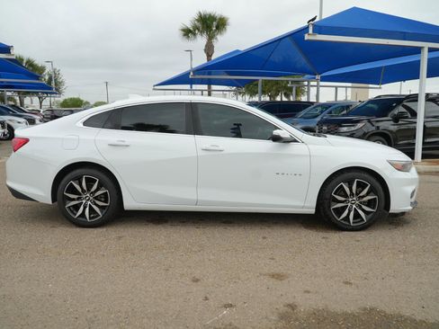 Used 2017 Chevrolet Malibu LT image 4