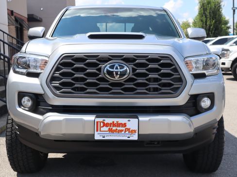 Used 2022 Toyota Tacoma TRD Sport AWD/4WD image 5