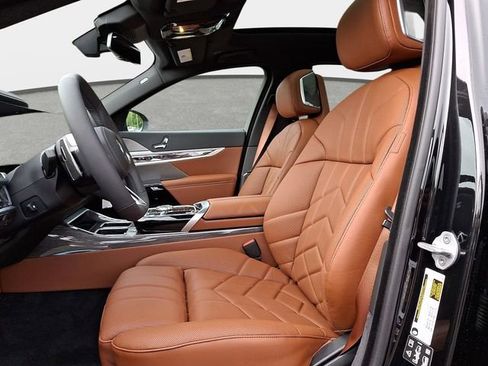New 2026 BMW 760i xDrive w/ Executive Package AWD/4WD image 11