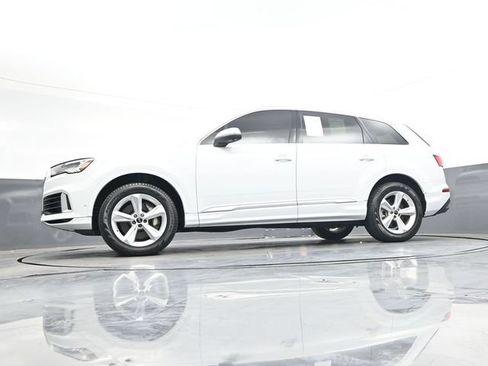 Used 2023 Audi Q7 3.0T Premium w/ Convenience Package AWD/4WD image 34