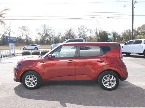 Used 2025 Kia Soul LX w/ LX Technology Package image 5