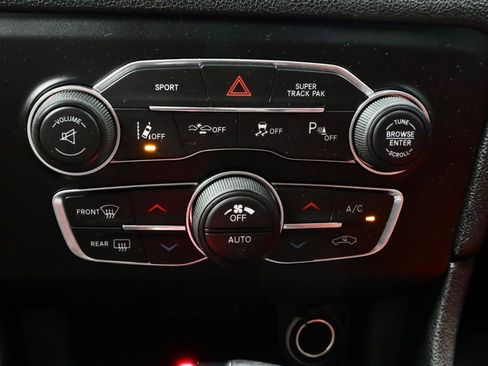 Used 2016 Dodge Charger SXT w/ Premium Group RWD image 29