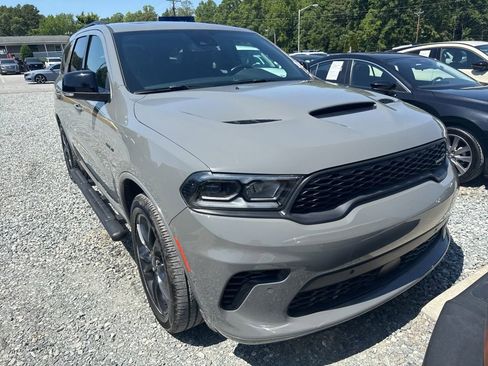 Used 2024 Dodge Durango R/T RWD image 2