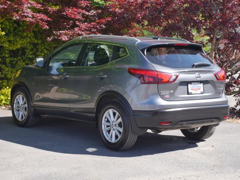 Used 2019 Nissan Rogue Sport SV w/ Technology Package AWD/4WD image 15
