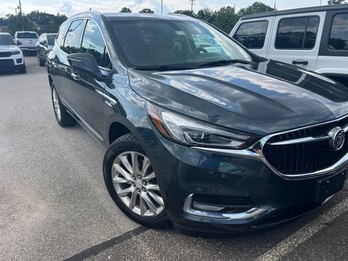 Used 2018 Buick Enclave Essence AWD/4WD image 2