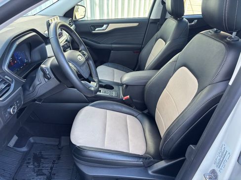 Used 2022 Ford Escape Titanium w/ Titanium Elite Package image 17