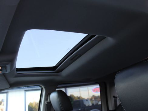 Used 2016 RAM 1500 Laramie w/ Convenience Group image 14