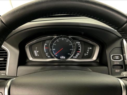 Used 2017 Volvo XC60 T5 Dynamic w/ Preferred Option Package FWD image 13