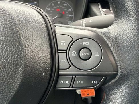 Used 2025 Toyota Corolla LE image 24