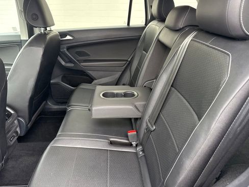 Used 2021 Volkswagen Tiguan SE AWD/4WD image 13