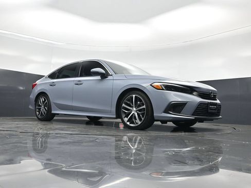Used 2024 Honda Civic Touring image 3