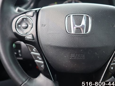Used 2017 Honda Accord Touring image 19