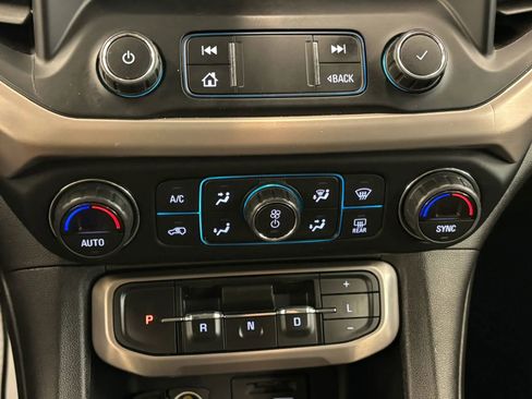 Used 2020 GMC Acadia Denali w/ Denali Ultimate Package AWD/4WD image 47