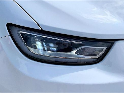 Used 2023 Chrysler Pacifica Limited FWD image 30