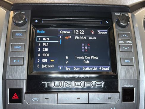 Used 2015 Toyota Tundra SR5 w/ SR5 Upgrade Package AWD/4WD image 25