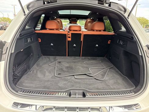 Used 2025 Mercedes-Benz GLC 300 4MATIC image 10