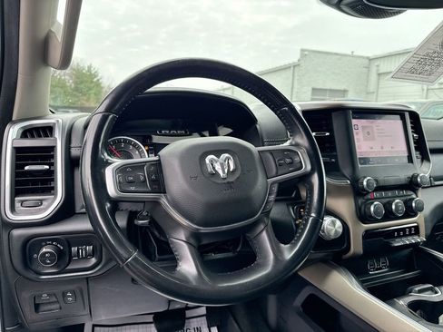 Used 2022 RAM 1500 Laramie AWD/4WD image 11