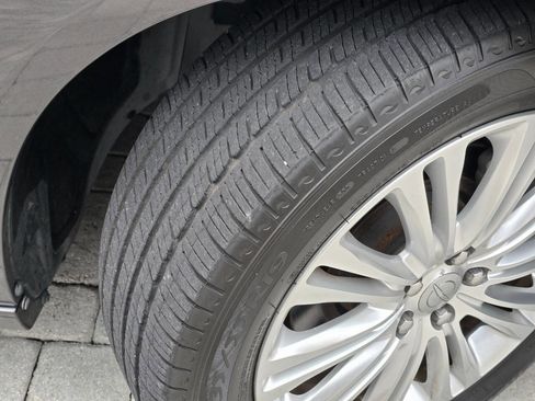 Used 2014 Chrysler 300 C image 48