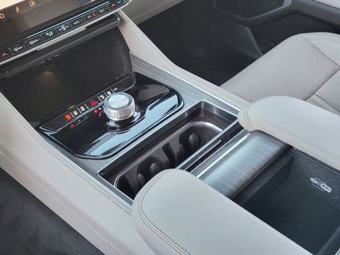 Used 2024 Jeep Wagoneer Series II image 18