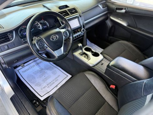 Used 2014 Toyota Camry SE FWD image 10