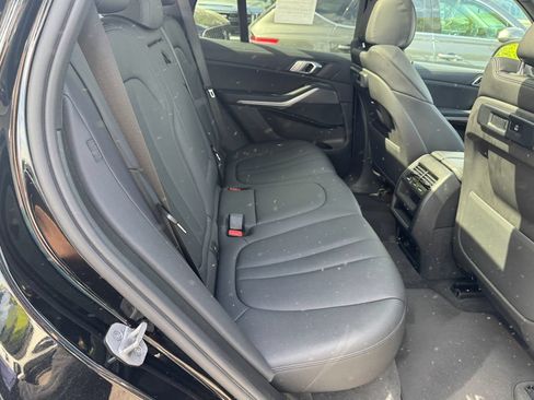 Used 2022 BMW X5 xDrive40i w/ Parking Assistance Package AWD/4WD image 32