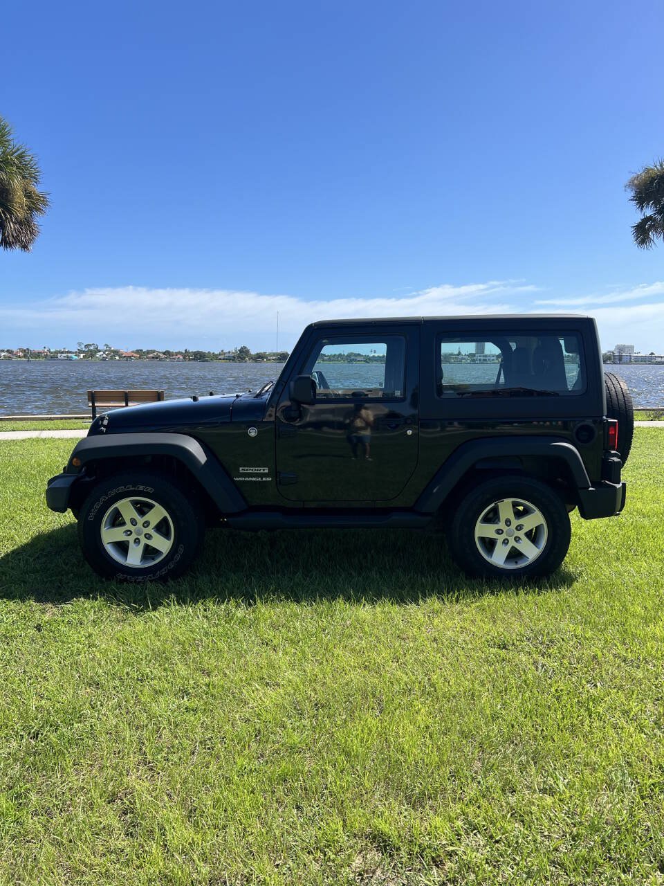 Used 2012 Jeep Wrangler Sport AWD/4WD image 2