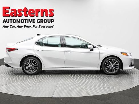 Used 2023 Toyota Camry XLE image 4