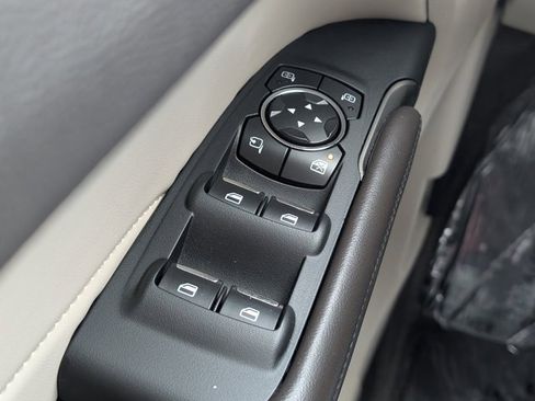 Used 2018 Lincoln MKC Select w/ Lincoln MKC Climate Package image 26