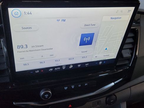 Used 2024 Ford Transit 350 XLT image 35