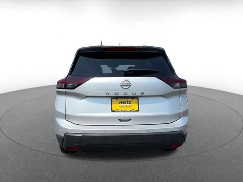 Used 2025 Nissan Rogue SV FWD image 12