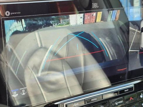 Used 2021 Toyota Highlander Limited FWD image 9
