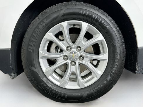 Used 2018 Chevrolet Equinox LT w/ Sun & Infotainment Package image 11