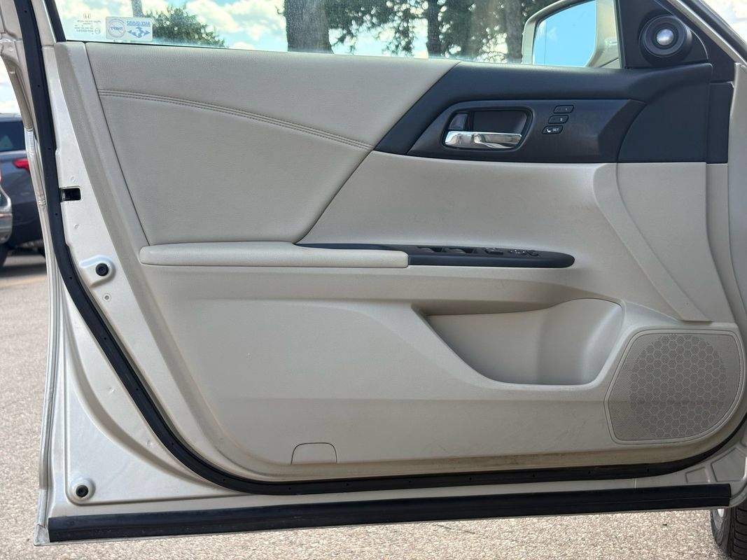 Used 2015 Honda Accord EX-L image 27