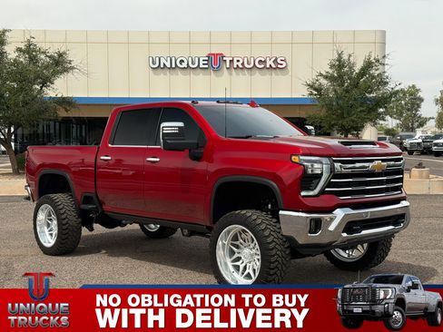 Used 2024 Chevrolet Silverado 2500 LTZ w/ LTZ Premium Package AWD/4WD image 3