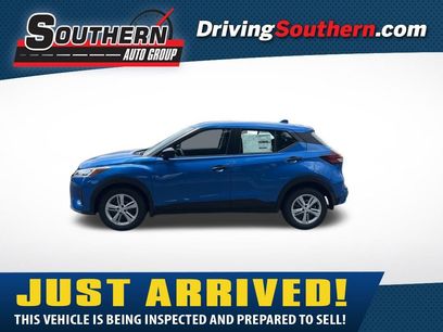 New 2025 Nissan Kicks Play S