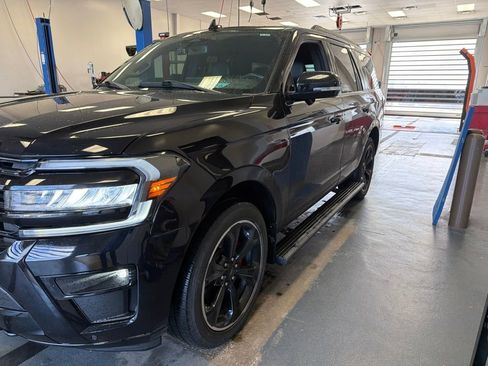 Used 2023 Ford Expedition Limited AWD/4WD image 4