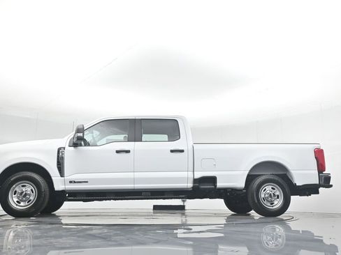 New 2026 Ford F350 XL w/ XL Chrome Package RWD image 7