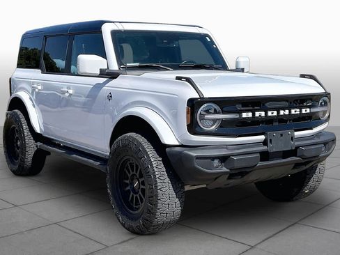 Used 2024 Ford Bronco Outer Banks AWD/4WD image 3