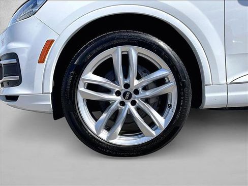 Used 2018 Audi Q7 3.0T Prestige w/ Prestige Package AWD/4WD image 10