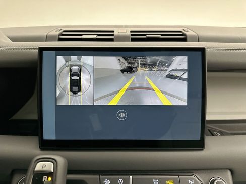 Certified 2025 Land Rover Defender 110 X-Dynamic SE image 28