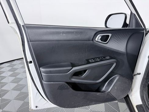 Used 2020 Kia Soul S image 9