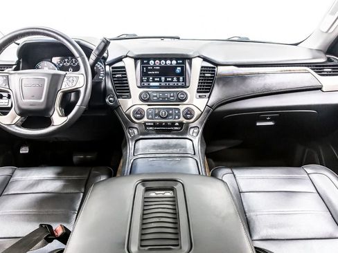 Used 2018 GMC Yukon Denali w/ Open Road Package AWD/4WD image 19